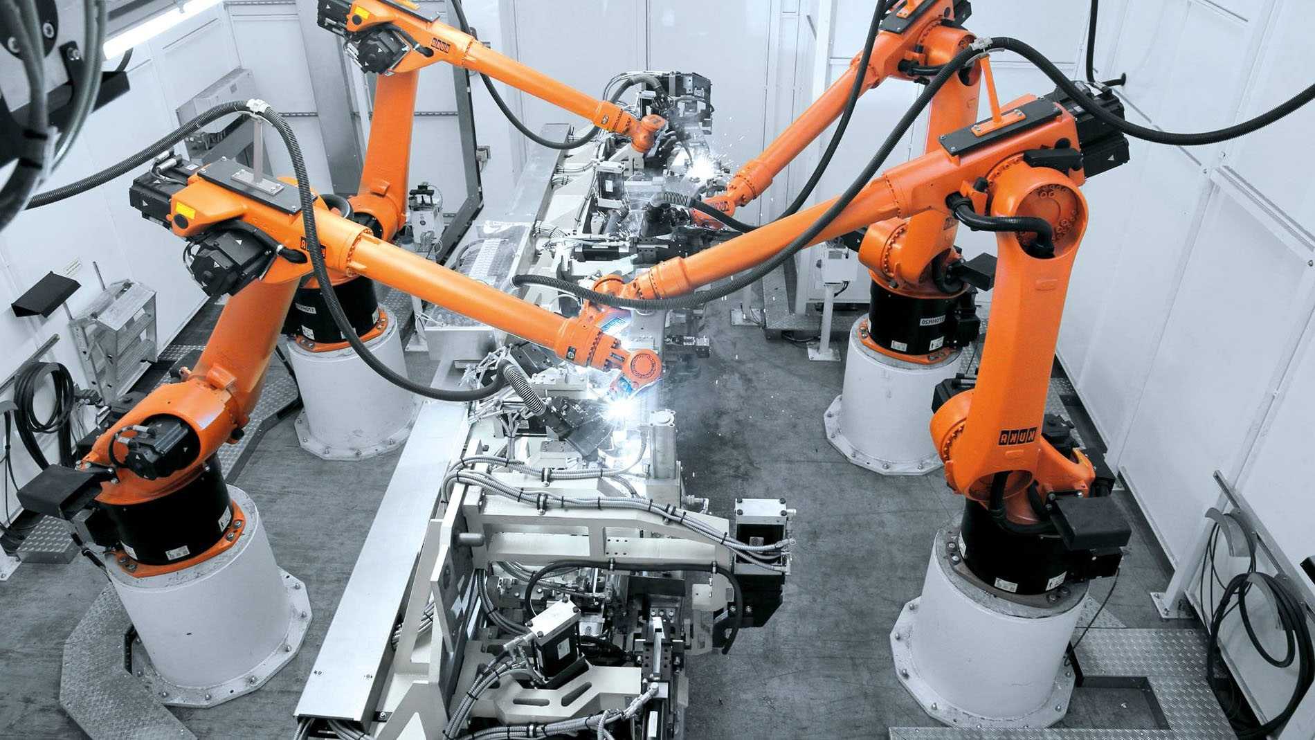 «робот умен ровно настолько, насколько умен человек, который его создал»: как развивается робототехника в россии и почему ее спасут дети